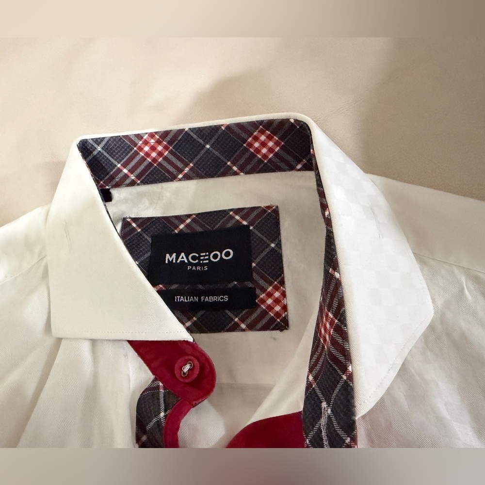 Maceoo Men's White Shirt with Red Accents, size 3/M